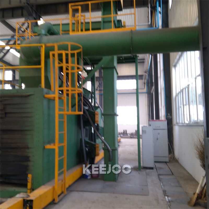 700×550mm Roller Conveyor Shot Blasting Machine Steel Plate And H Beam Cleaning