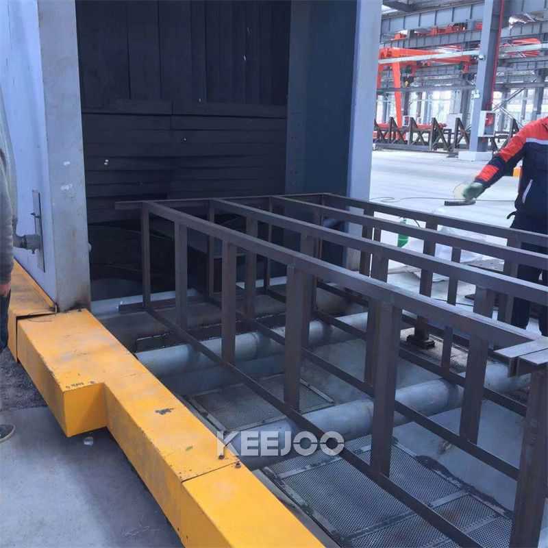 Steel Structural Sand Shot Blasting Machine Roller Conveyor Type 1.4M/Min Wheel Blasting Machine