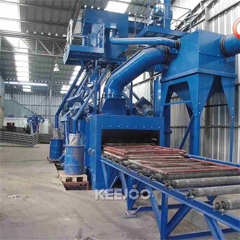 Steel Structural Sand Shot Blasting Machine Roller Conveyor Type 1.4M/Min Wheel Blasting Machine