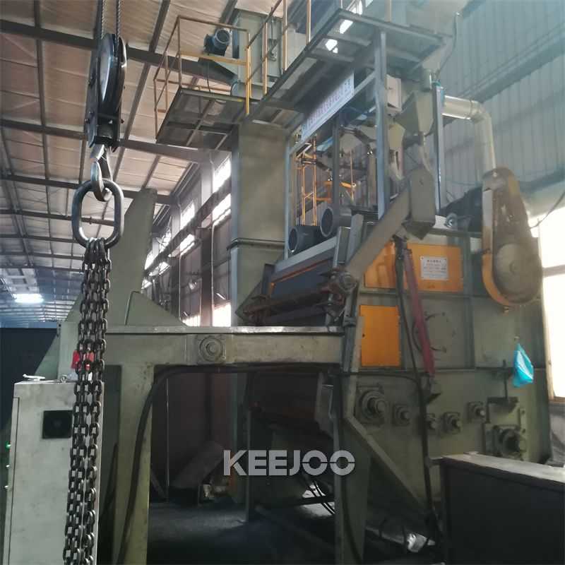 Rubber Crawler Belt Tumblast Shot Blasting Machine For Small Foundry Parts
